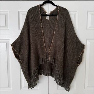 Luck Brand OS olive green bohemian crochet knit poncho cardigan duster like new!
